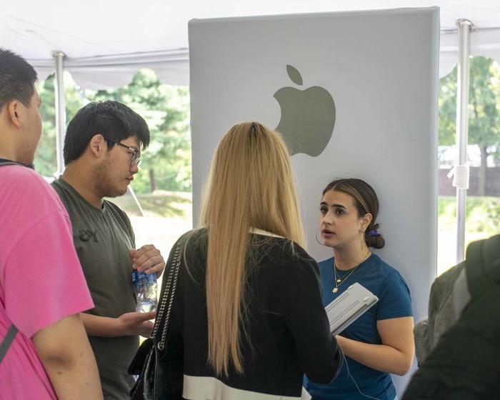 Local employer speaks with students at 2022 Part-Time Employment Fair at Penn State Abington